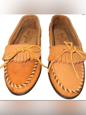 Minnetonka Moosehide  Women’s Moccasins Size 7 Soft Buckskin Soft Leather NWOT